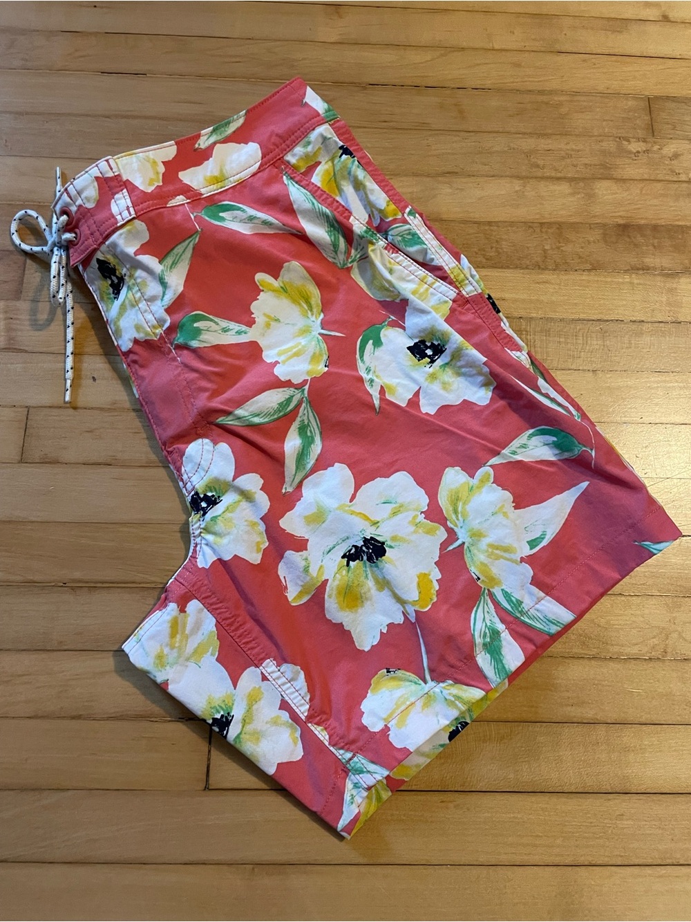 J. CREW 7” Stretch Breaker Board Short ECONYL Nylon Swim Trunk Floral Print 32